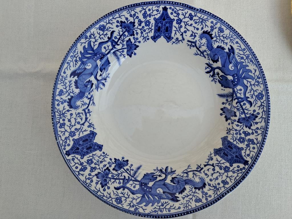 Assiette creuse Boch modèle dragon, Enlèvement ou Envoi