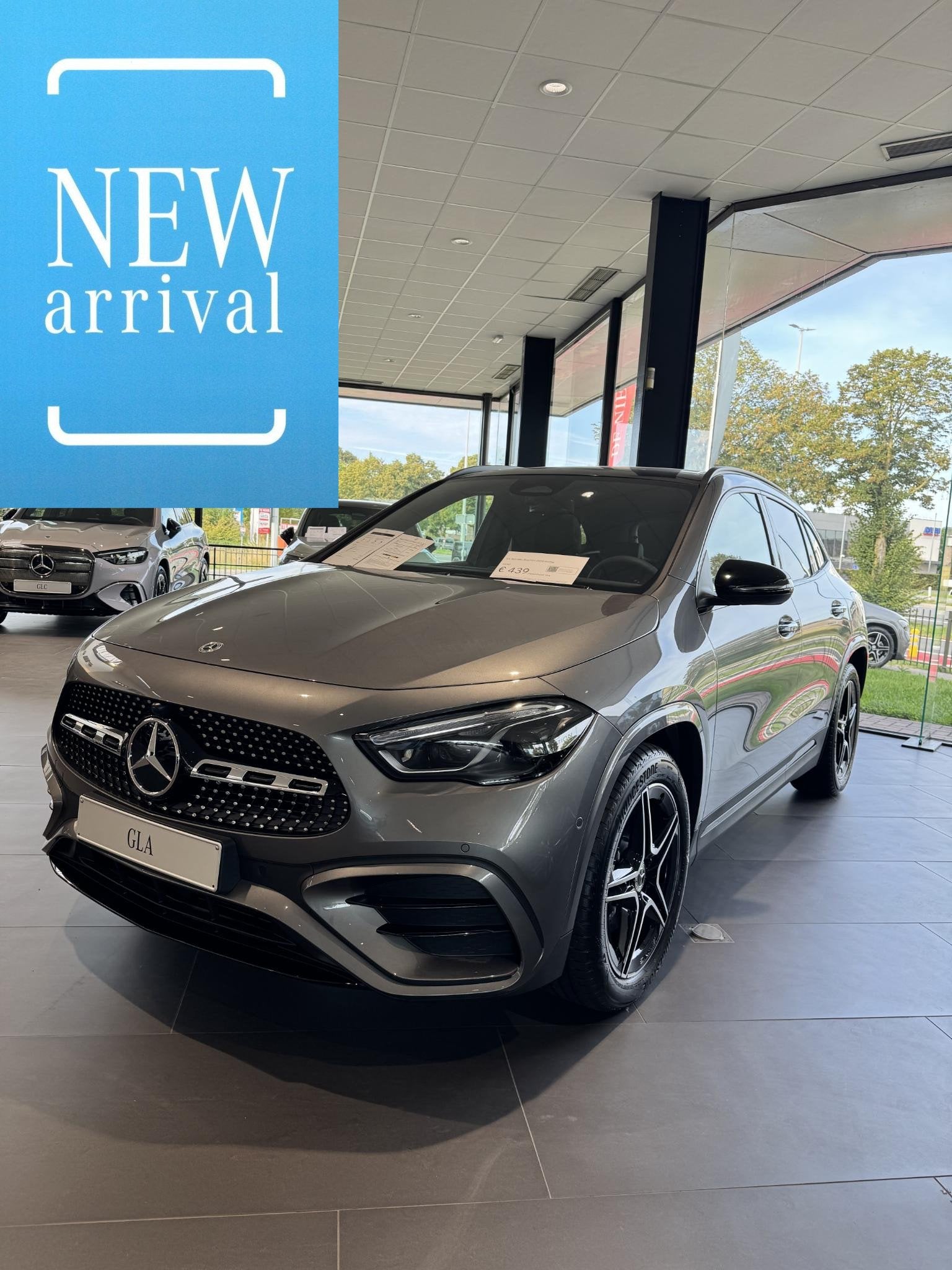 Mercedes-Benz GLA GLA 180 140 Years Edition DOS 9001, Stof, Zwart, 4 cilinders, 136 pk