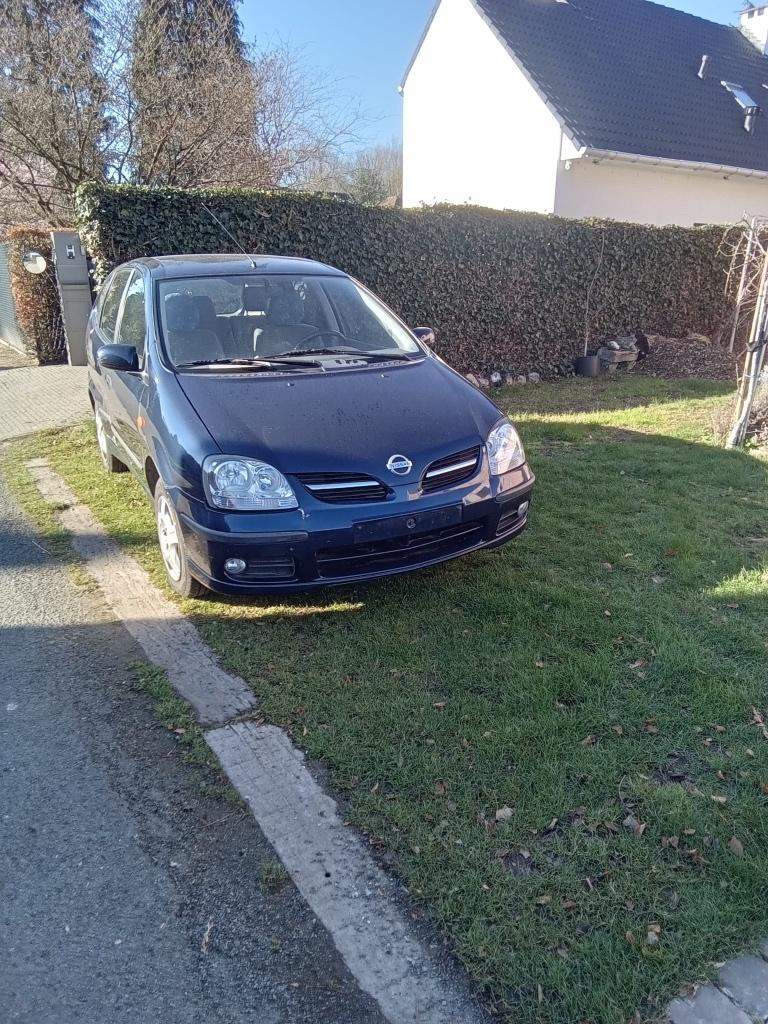 Nissan Almera Tino 2005, Auto's, Beige, 4 cilinders, Blauw, 5 deurs
