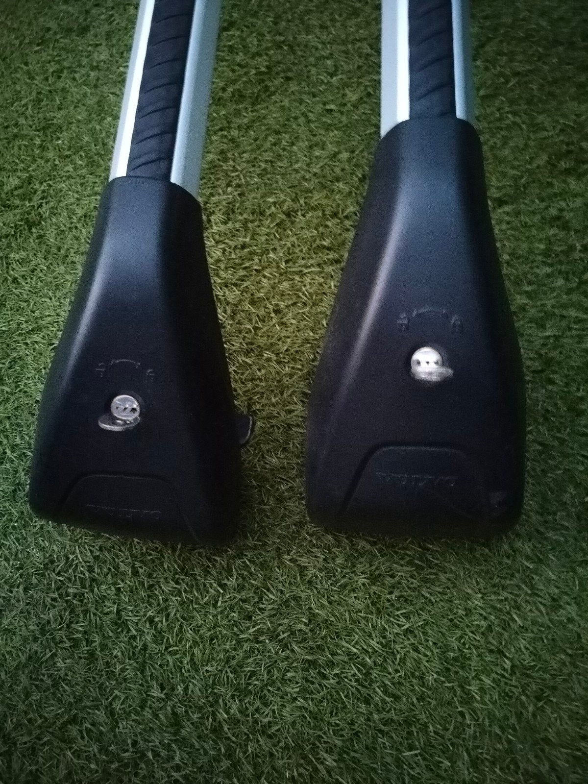 Originele dakdragers Volvo V60, Ophalen