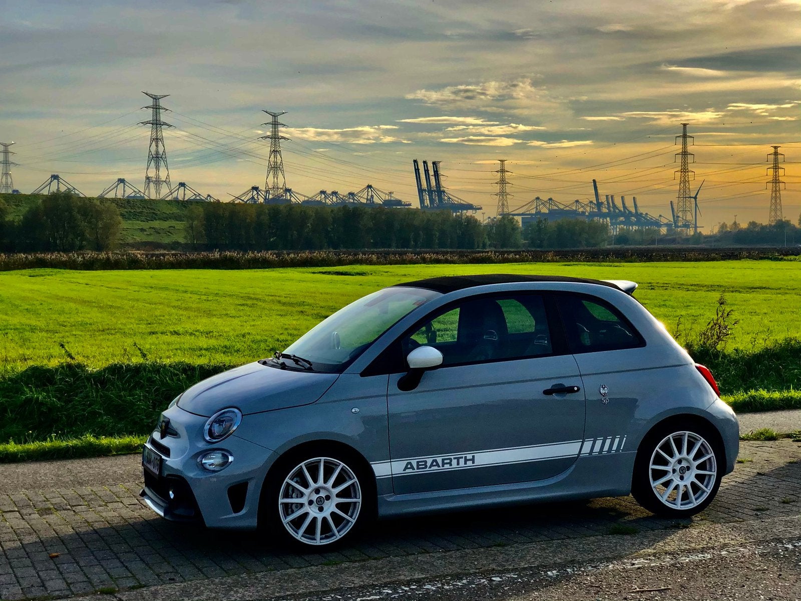 Abarth 595 esseesse, Auto's, Parkeersensor, 4 cilinders, Cabriolet, Leder