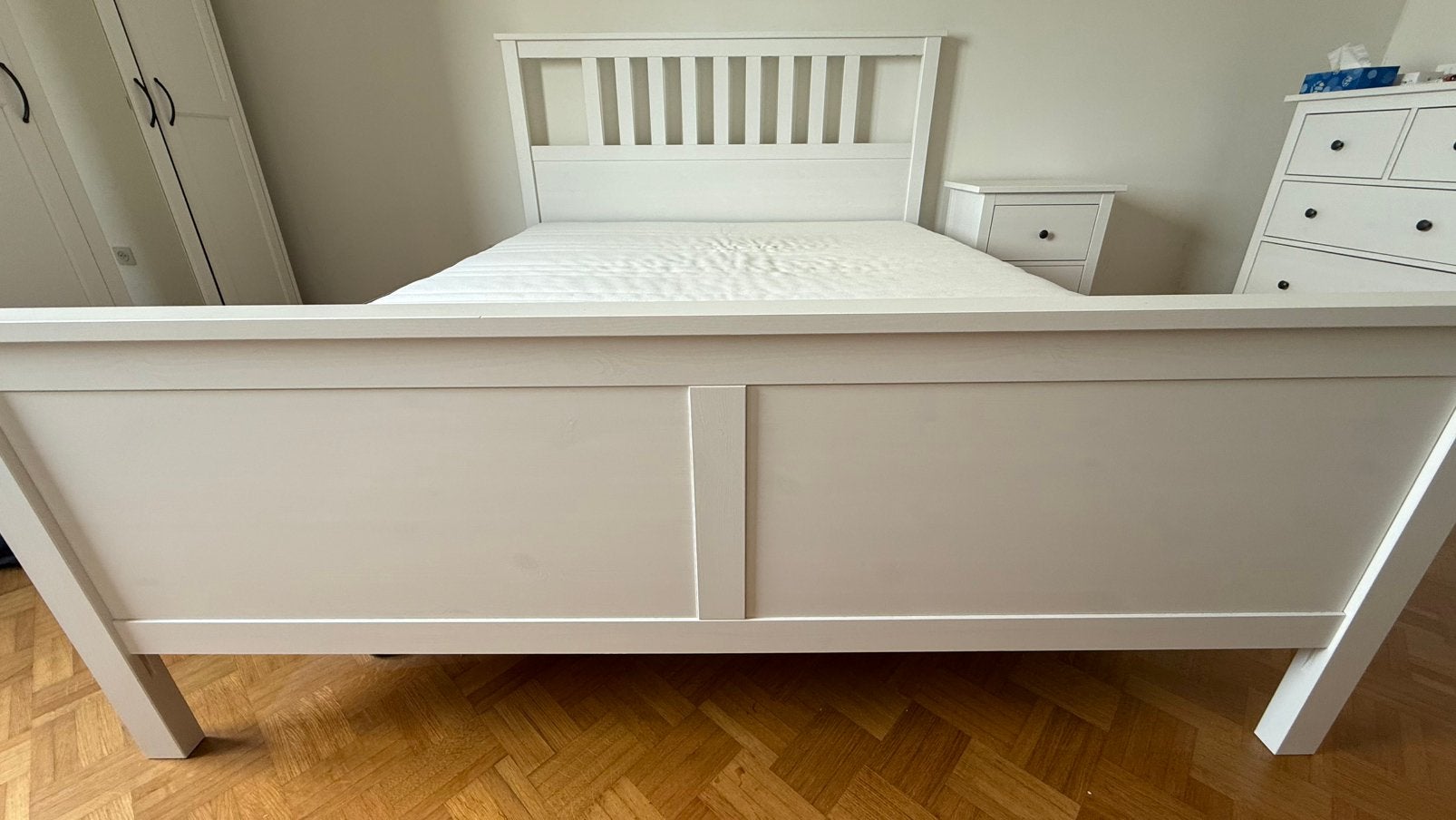 IKEA bed 160x200 + matras + nachtkastje, Enlèvement, Utilisé, 200 cm, Blanc