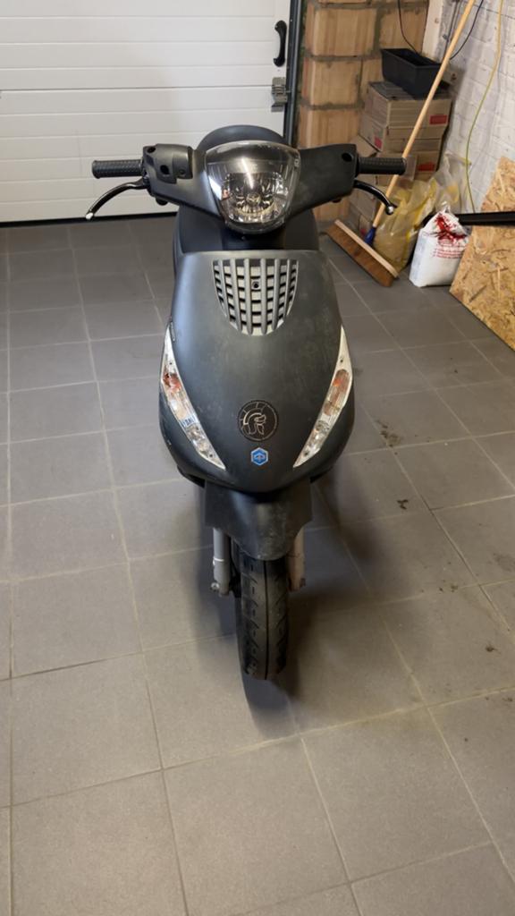 Piaggio zip 4t, Fietsen en Brommers, Scooters | Piaggio, Ophalen, Gebruikt, Zip, Klasse B (45 km/u)