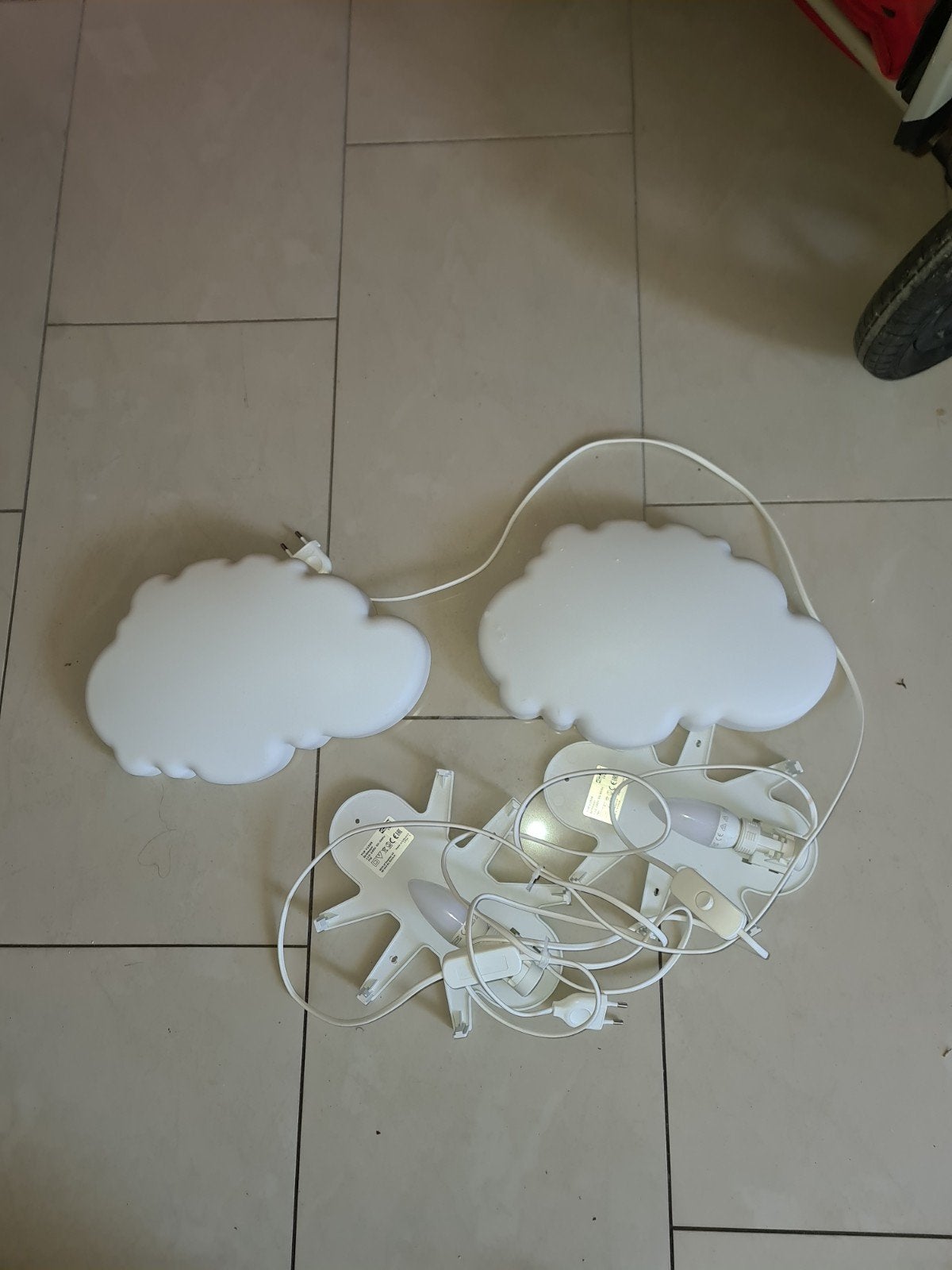 Lot de 2 luminaires en forme de nuages., Enlèvement