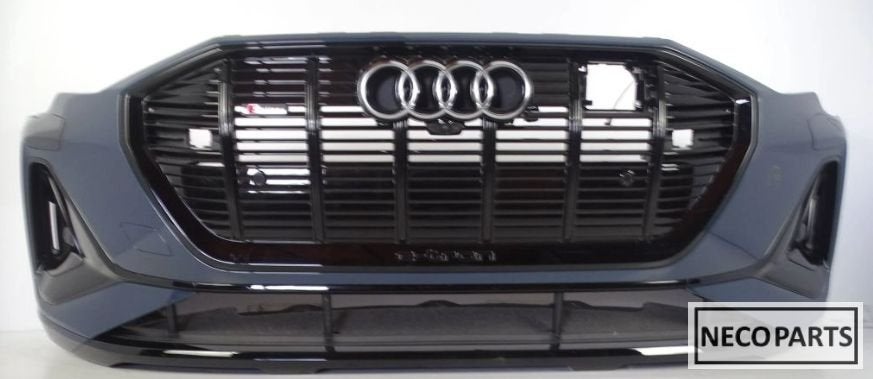 AUDI E-TRON VOORBUMPER ORIGINEEL COMPLEET ALLES LEVERBAAR!!!, Gebruikt, -, Voor, -