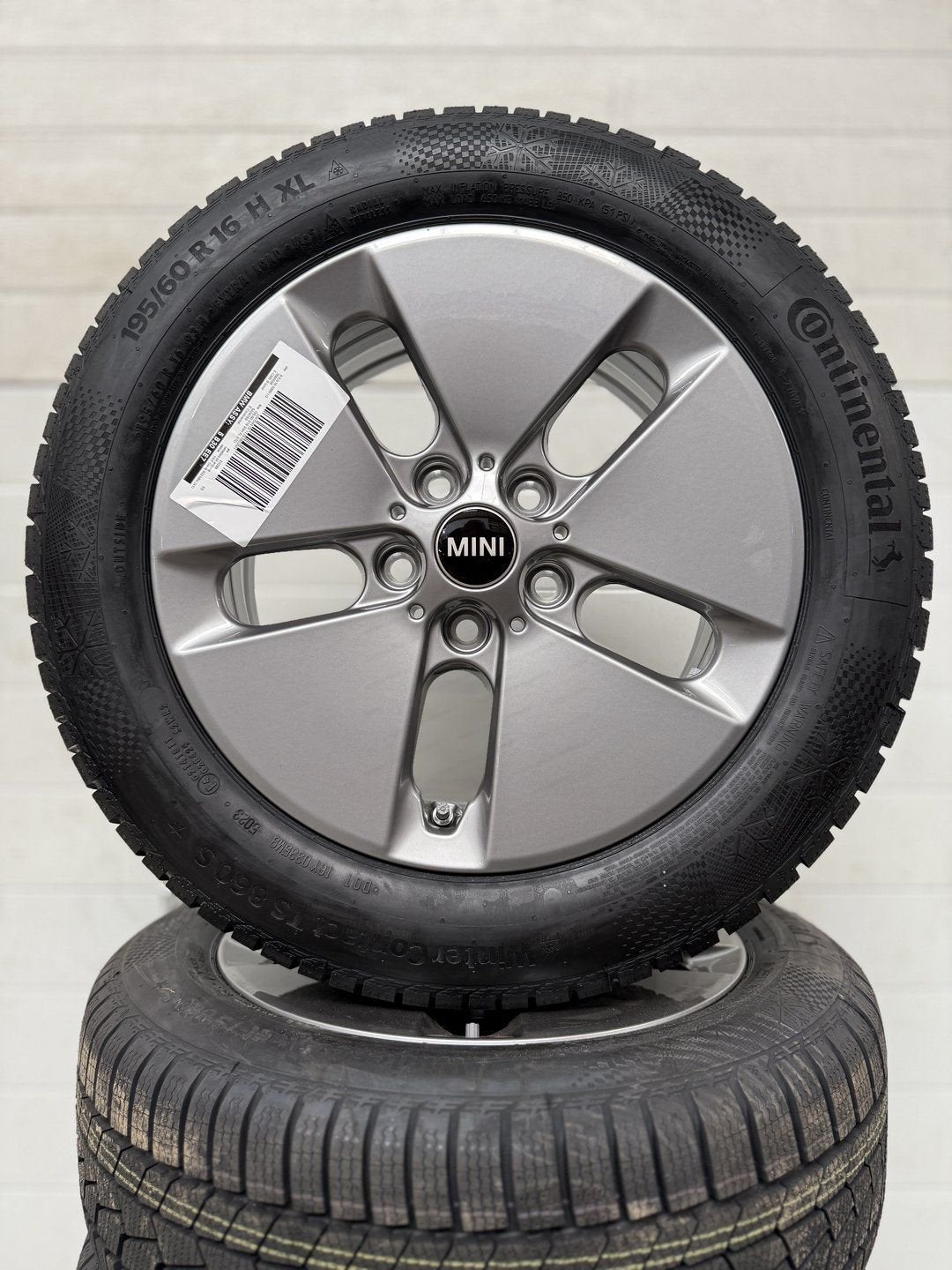NIEUW 16’’ MINI COOPER VELGEN WINTERWINTERBANDEN J01 990 JCW, Auto-onderdelen, -, Banden en Velgen, Nieuw, 195 mm