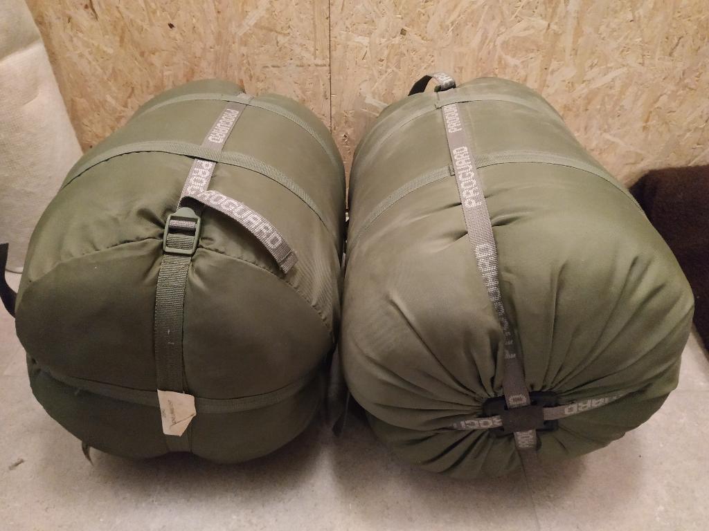 2 slaapzakken, gecombineerd kunnen worden, tot -40C, Ophalen of Verzenden, Zo goed als nieuw