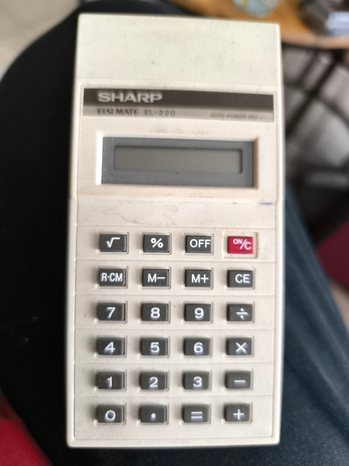 Vintage rekenmachine SHARP, Ophalen