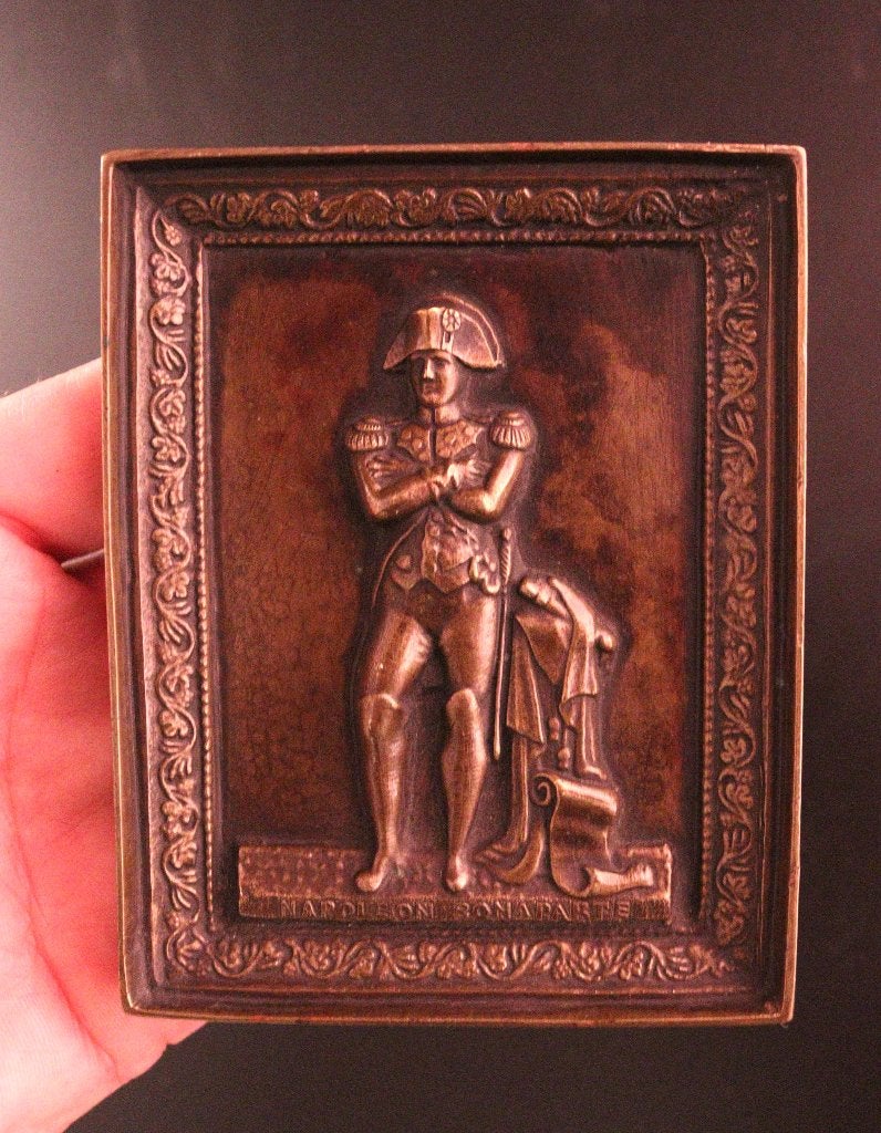 Plaque en relief en bronze avec Napoléon, Enlèvement ou Envoi