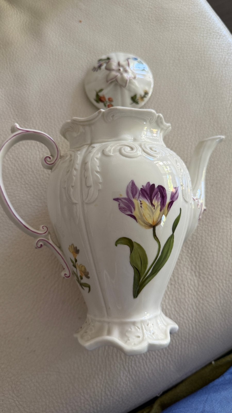 Théière porcelaine Nymphenburg Mod.Rococo/ Bustelli 1920-50, Enlèvement