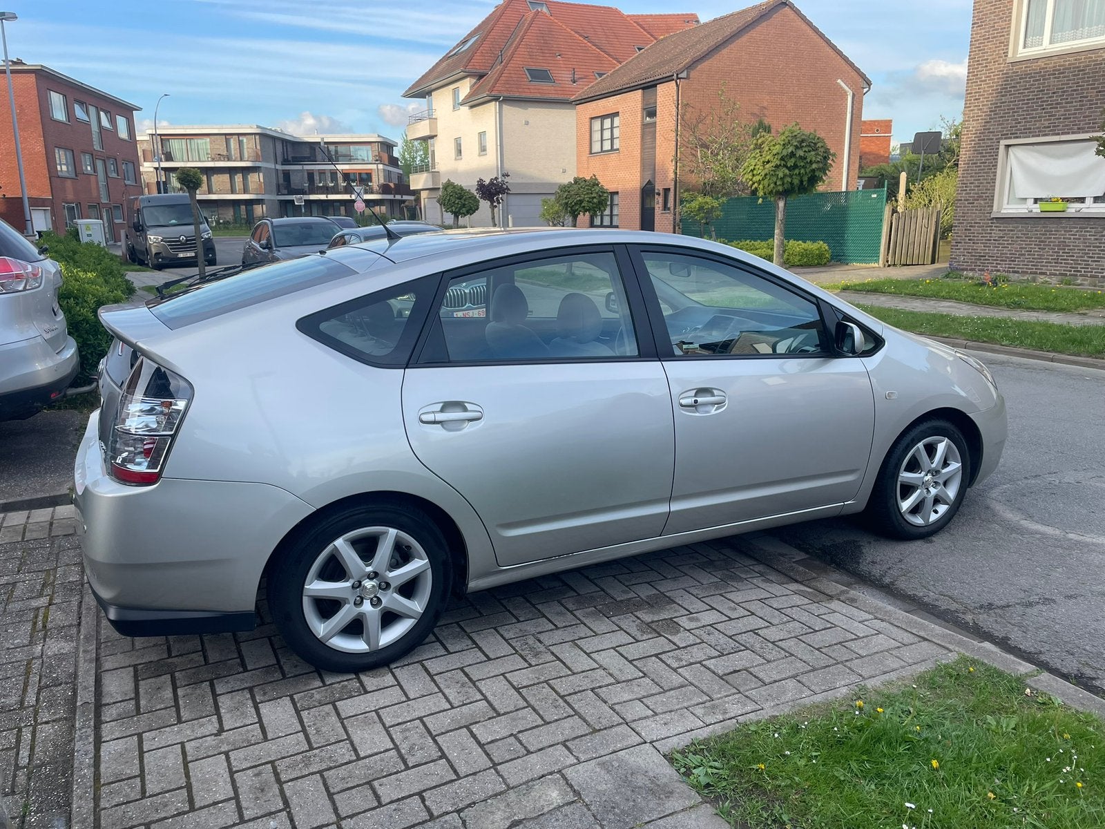 Toyota Prius Hybrid Automatique, Argent ou Gris, Achat, Entreprise, Carnet d'entretien