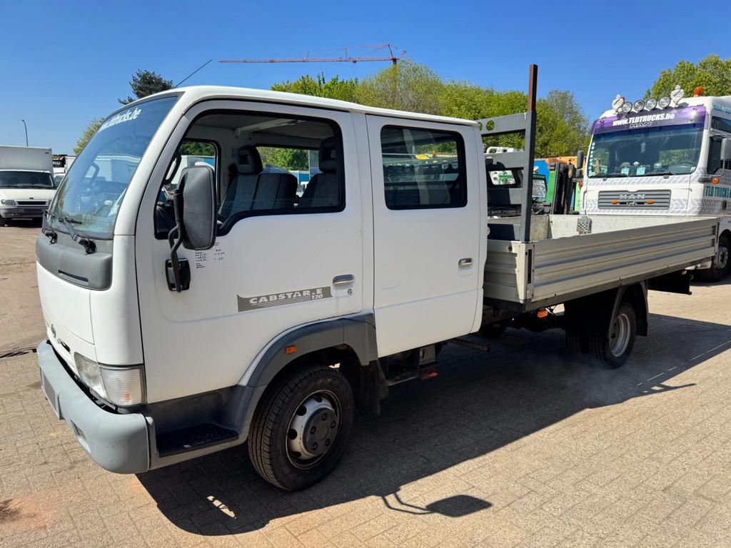 Nissan Cabstar *BELGIAN ORIGINE-3.0 ENGINE* (bj 2003), Auto's, 4 deurs, Achterwielaandrijving, Gebruikt, 2953 cc