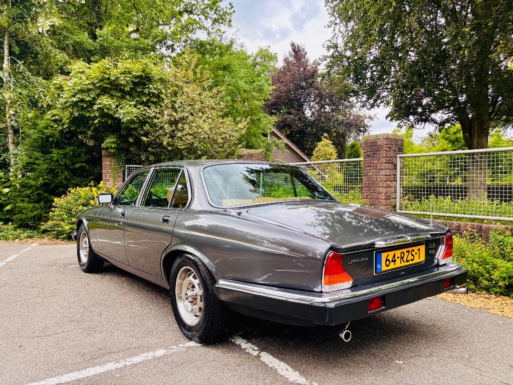 Jaguar XJ 4.2 serie III ‘85 (prachtige conditie), Auto's, Jaguar, Automaat, 4 deurs, 4200 cc, Particulier