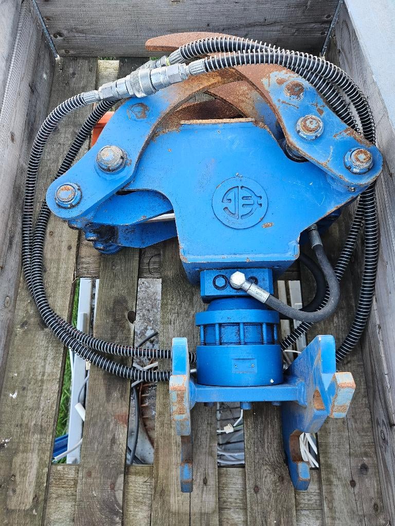 FM12 tandentang met hydraulische rotator CW05, Articles professionnels, Machines & Construction | Grues & Excavatrices, Enlèvement