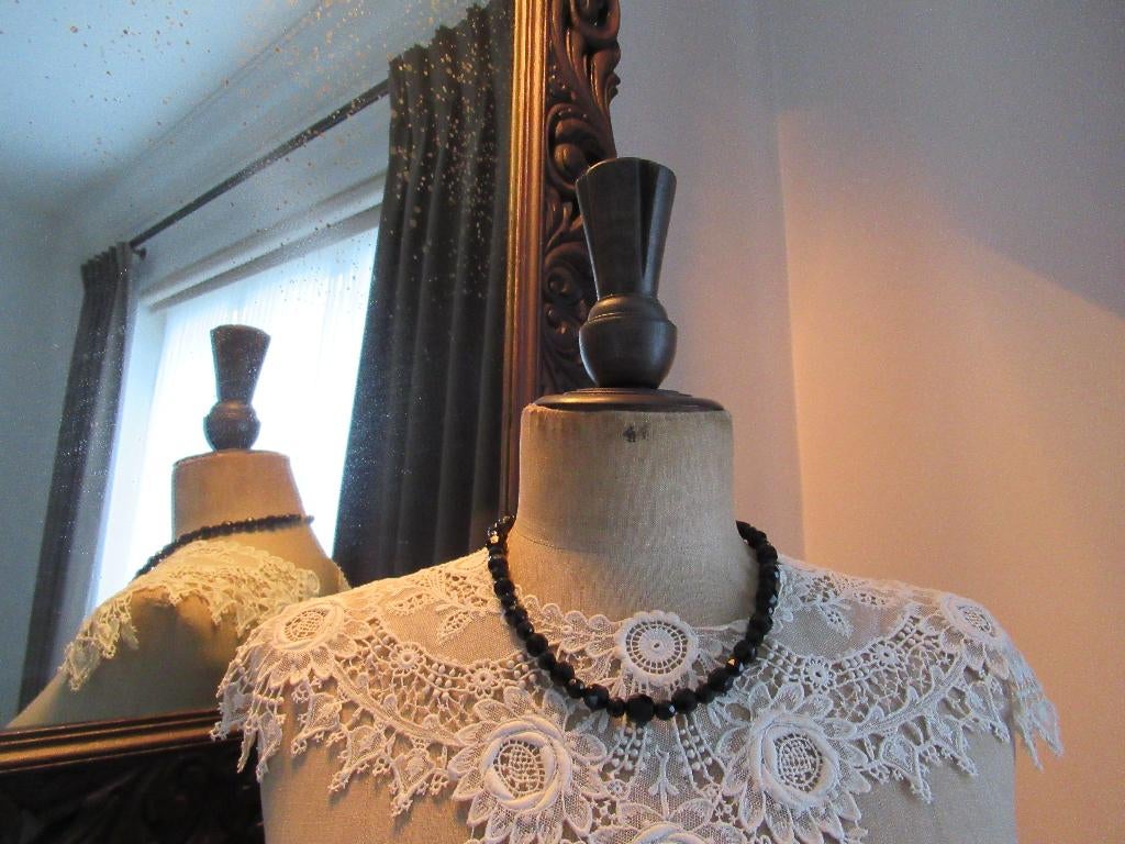 ketting-rouwketting-gefacetteerde glaskralen-VINTAGE, Verzenden, Ketting