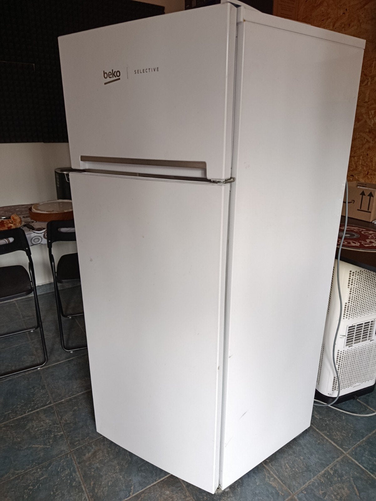 Frigo Beko 145 RDSA240K31WN, Avec compartiment congélateur, Utilisé, 200 litres ou plus, 45 à 60 cm