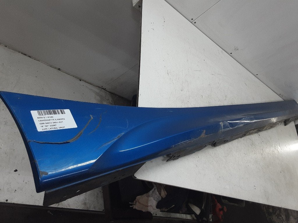 GARNITURE SEUIL DE PORTE BMW 1 serie (F20) (01-2010/06-2019), Utilisé, BMW, Petuelring 130
80809  München, DE, Bayerische Motoren Werke AG