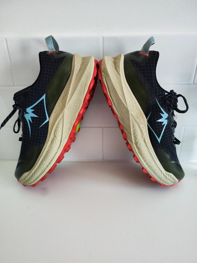 Chaussure trail Asics Trabuco Max 3, Hardloopschoenen, Ophalen of Verzenden, Zo goed als nieuw, Hardlopen