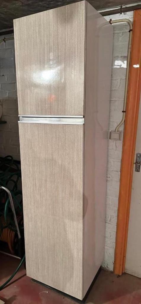 Meuble haut vintage 2 portes en formica, Enlèvement