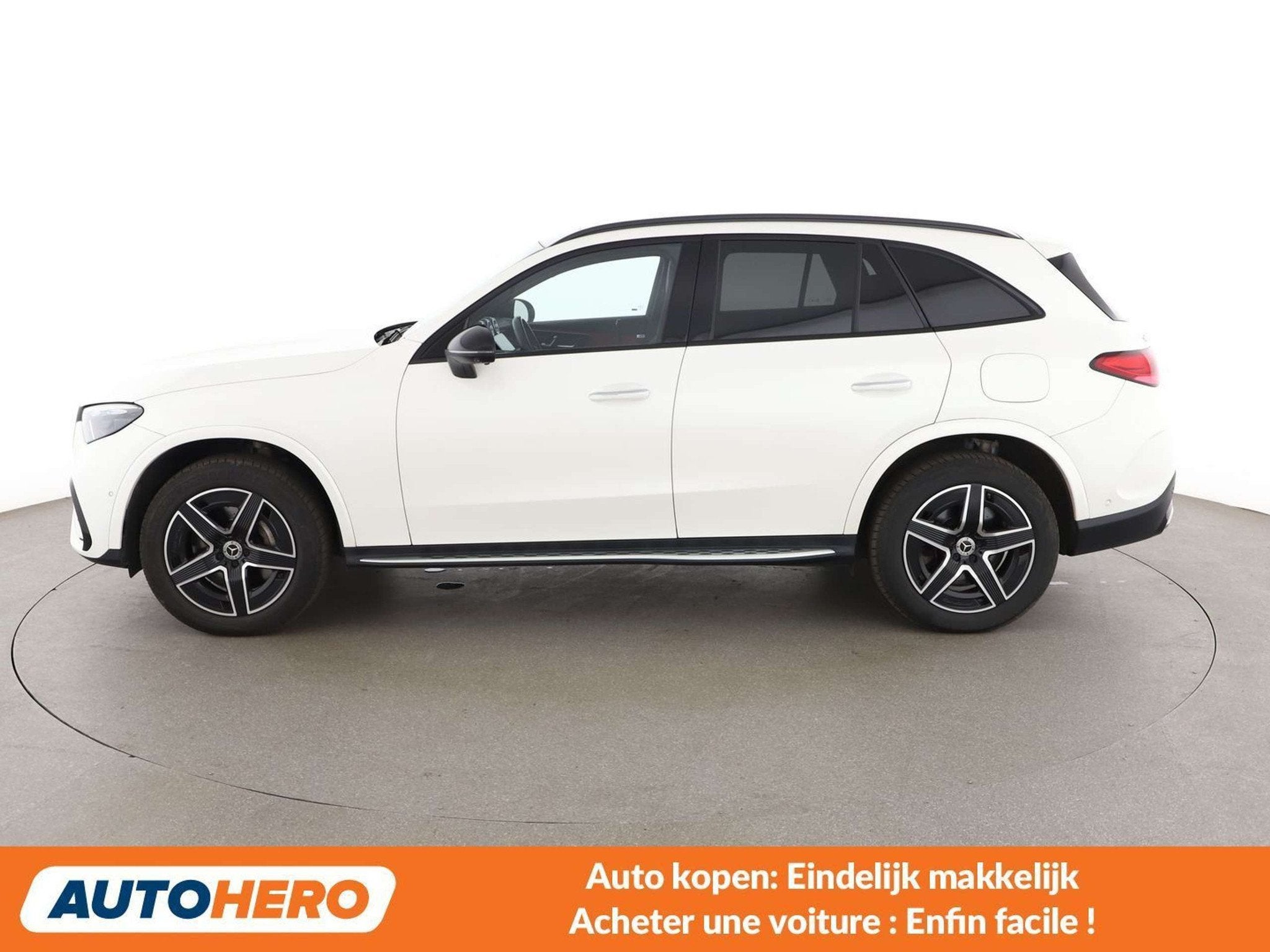 Mercedes-Benz GLC 300 GLC 300e 4Matic AMG Line, Autos, Mercedes-Benz, Cuir, Euro 6, Détection des panneaux routiers, 5 portes