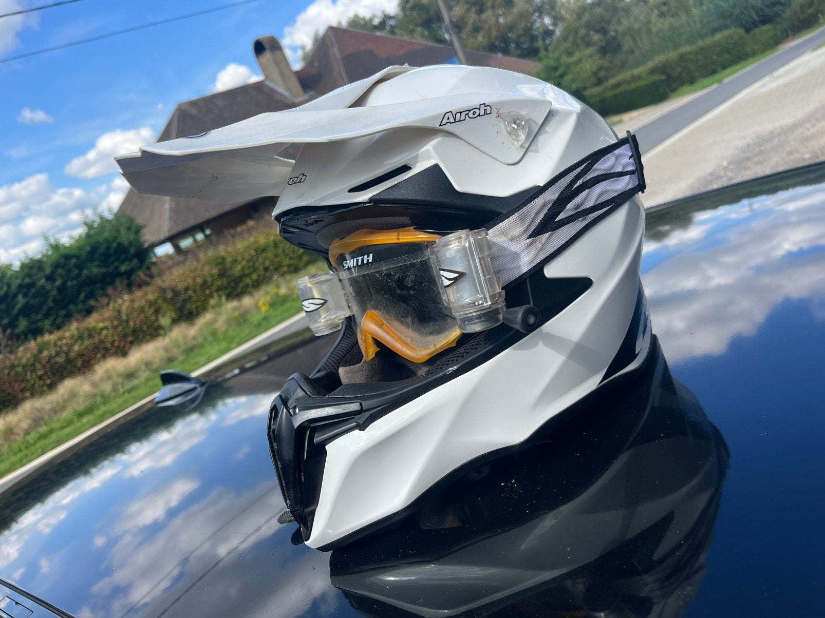 Helm Airoh, Motoren, Ophalen