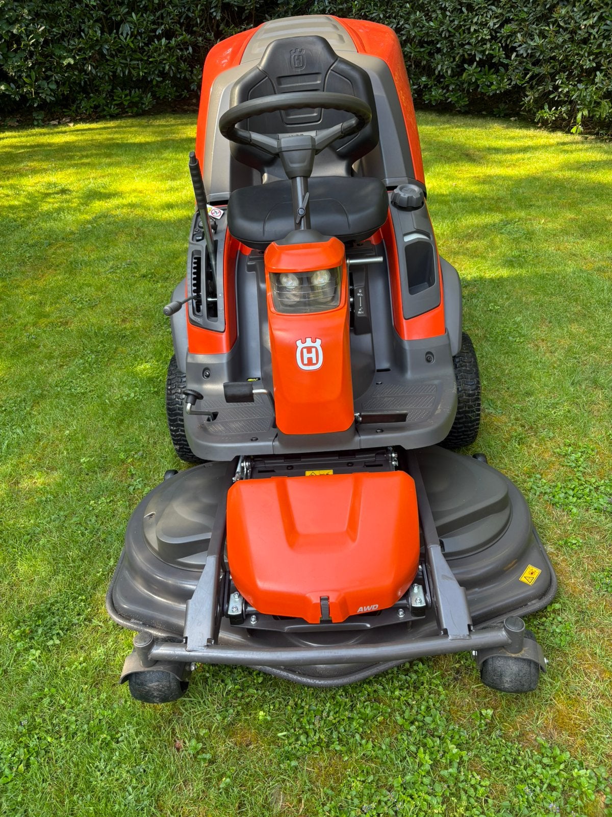 Zitmaaier husqvarna RC320Ts awd, Enlèvement, Comme neuf, Fonction de mulching, 90 à 120 cm