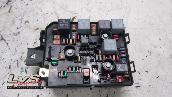 Boîte à fusibles d'un Opel Corsa, -, Opel, 3 mois de garantie, Utilisé