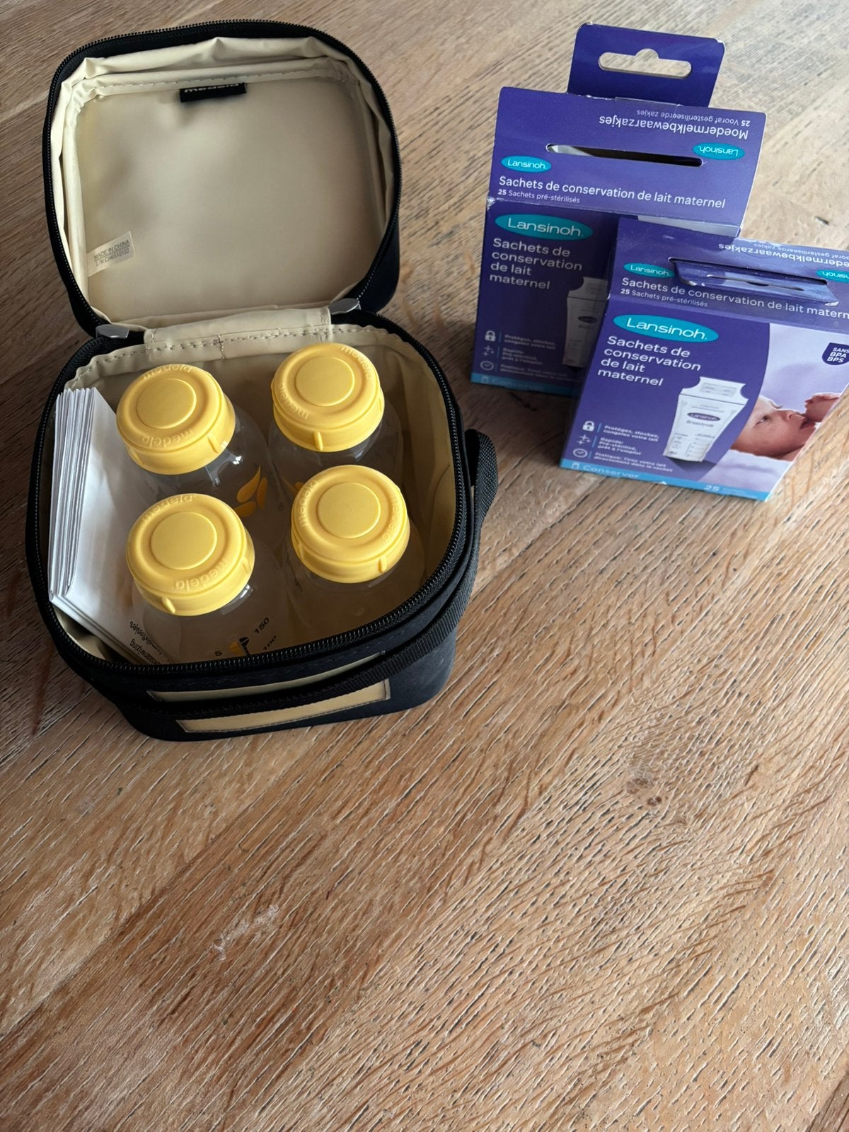 Medela - flesjes koelzakje plus bewaarzakjes moedermelk, Kinderen en Baby's, Ophalen, Zo goed als nieuw, Medela