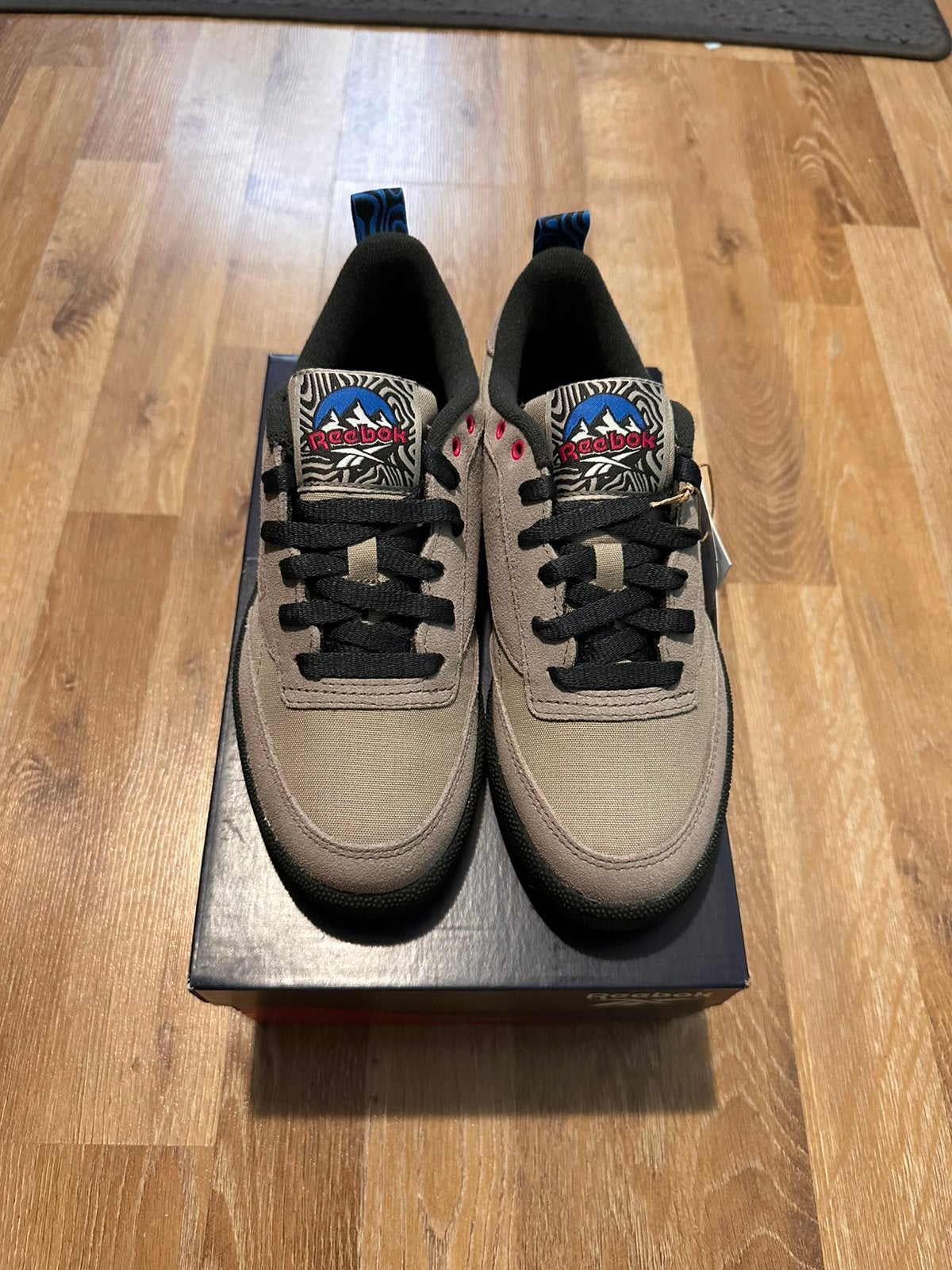 Baskets Reebok Unisexe en taille 35 neuve avec étiquette., Neuf, Beige, Sneakers et Baskets, Envoi