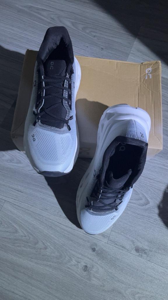 On cloud schoenen, Ophalen of Verzenden, Zo goed als nieuw, Schoenen
