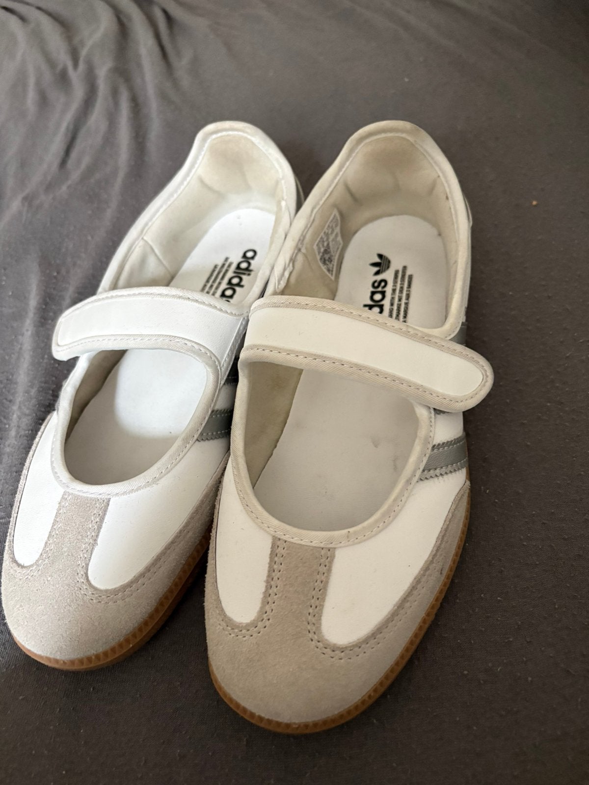 Adidas Samba Jane ballerina’s wit/grijs, Ophalen, Meisje, Gebruikt, Schoentjes