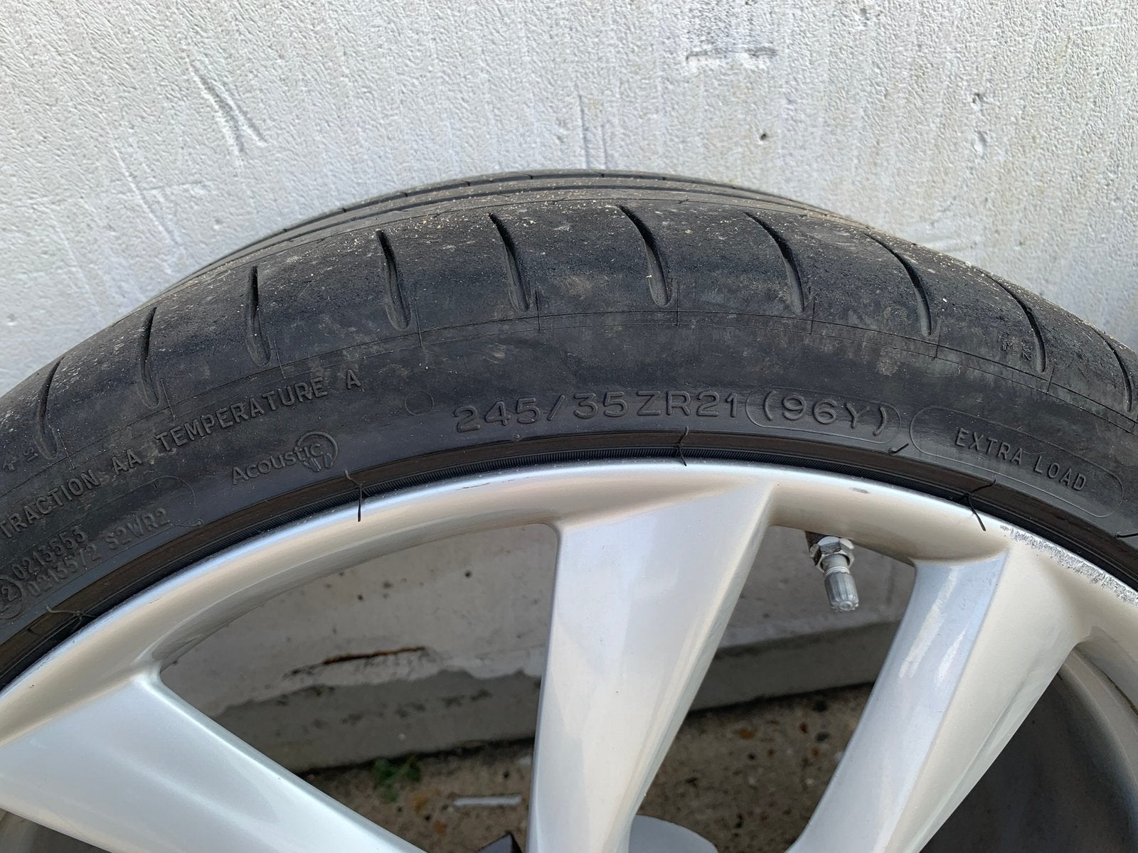 Topaanbieding TESLA model S — velgen met banden, Ophalen, Gebruikt, Velg(en), 265 mm