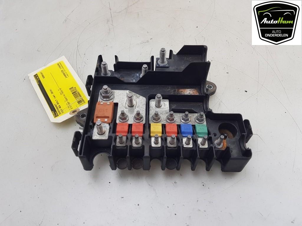 BOITIER FUSIBLES Iveco New Daily VI (01-2014/07-2021), Utilisé, Autres marques automobiles