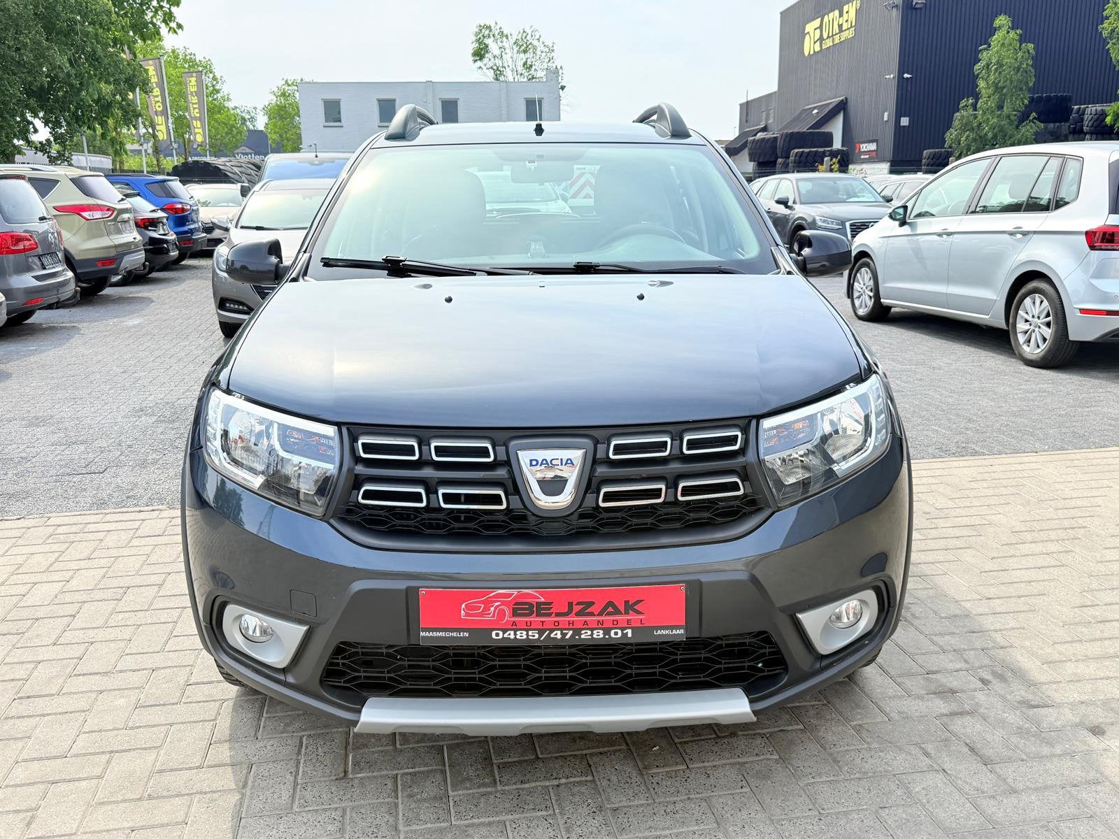 Dacia Sandero Stepway 2018 1j garantie, Auto's, Voorwielaandrijving, Bedrijf, Handgeschakeld, Grijs