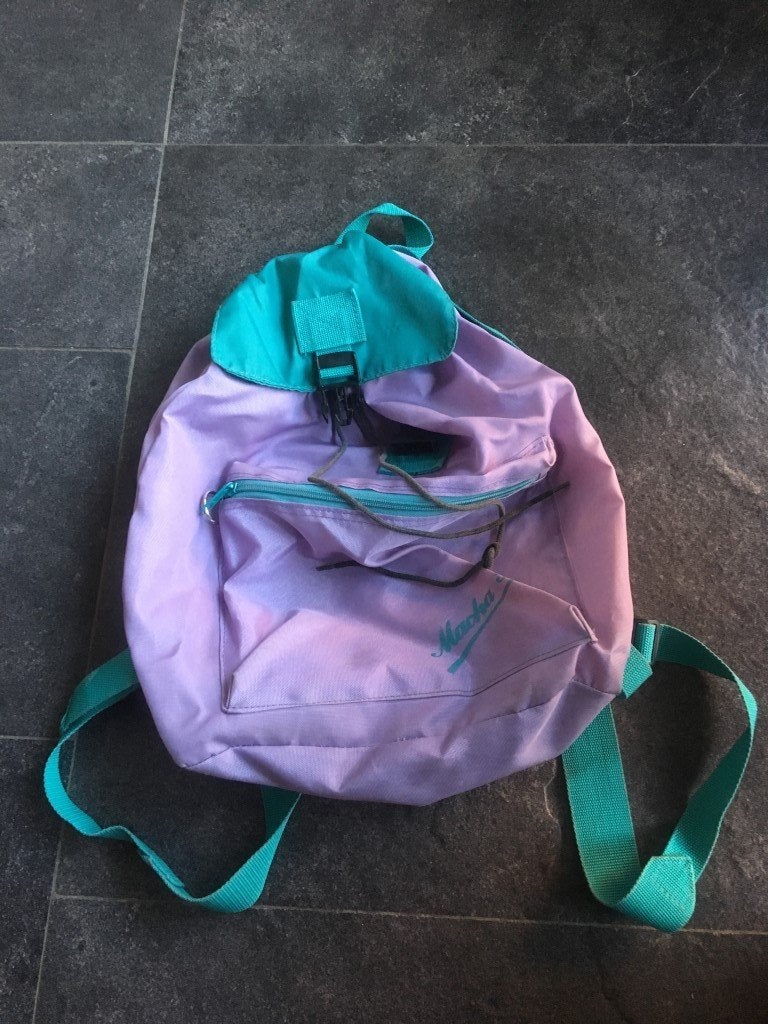 sac à dos violet, Bijoux, Sacs & Beauté, Sacs | Sacs de voyage & Petits Sacs de voyage, Enlèvement ou Envoi