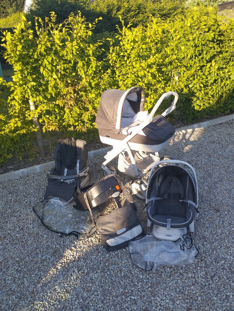 Poussette trio + base isofix, Enfants & Bébés, Poussettes & Combinaisons, Comme neuf, Poussette, Autres marques, Voiture duo, Pneus