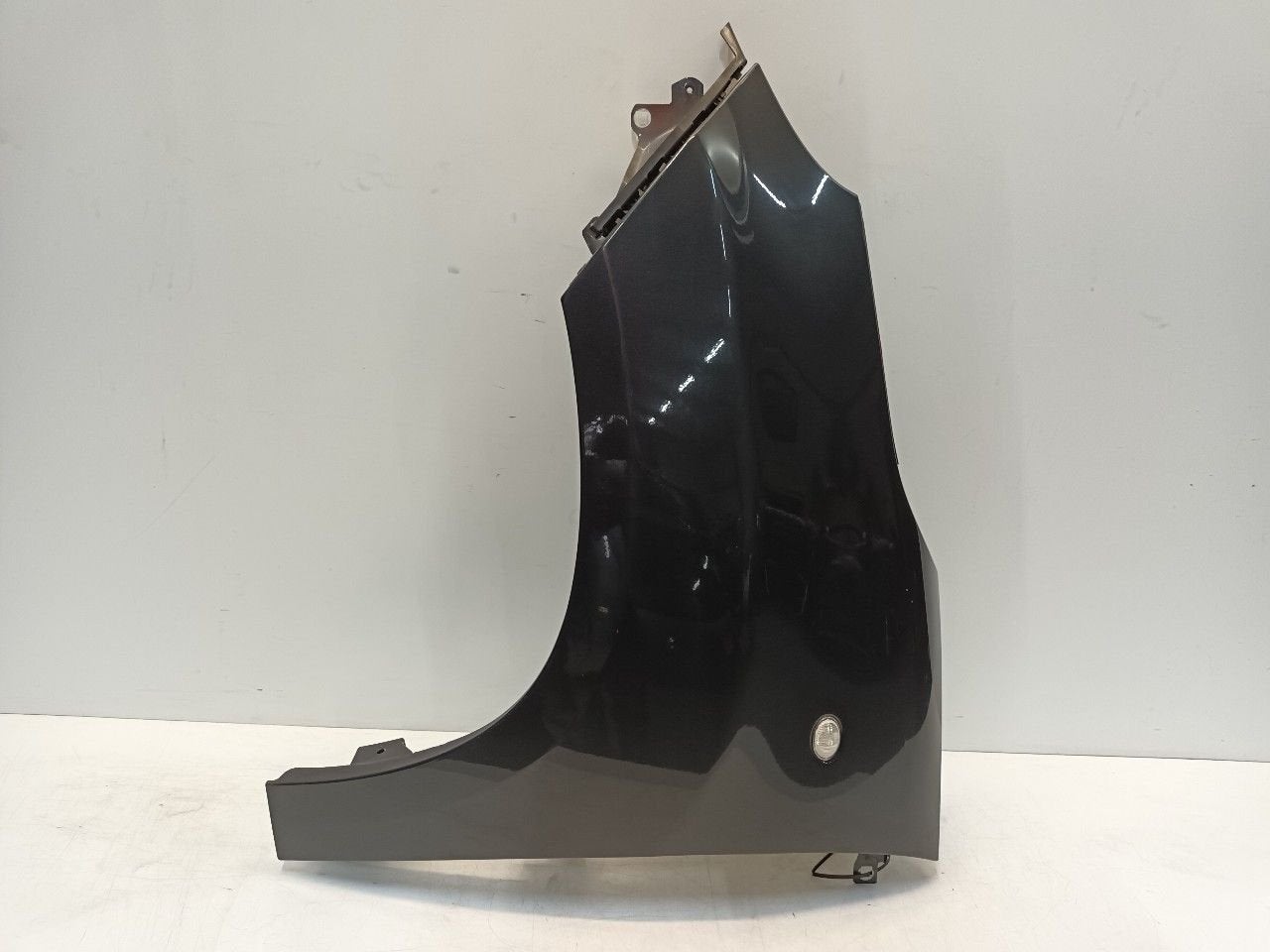 Spatbord links voor Fiat 500L, Onderdelen@venauto.nl, Van der Ven Autorecycling B.V., Gebruikt, Ettenseweg 76, 4706 PB Roosendaal, The Netherlands