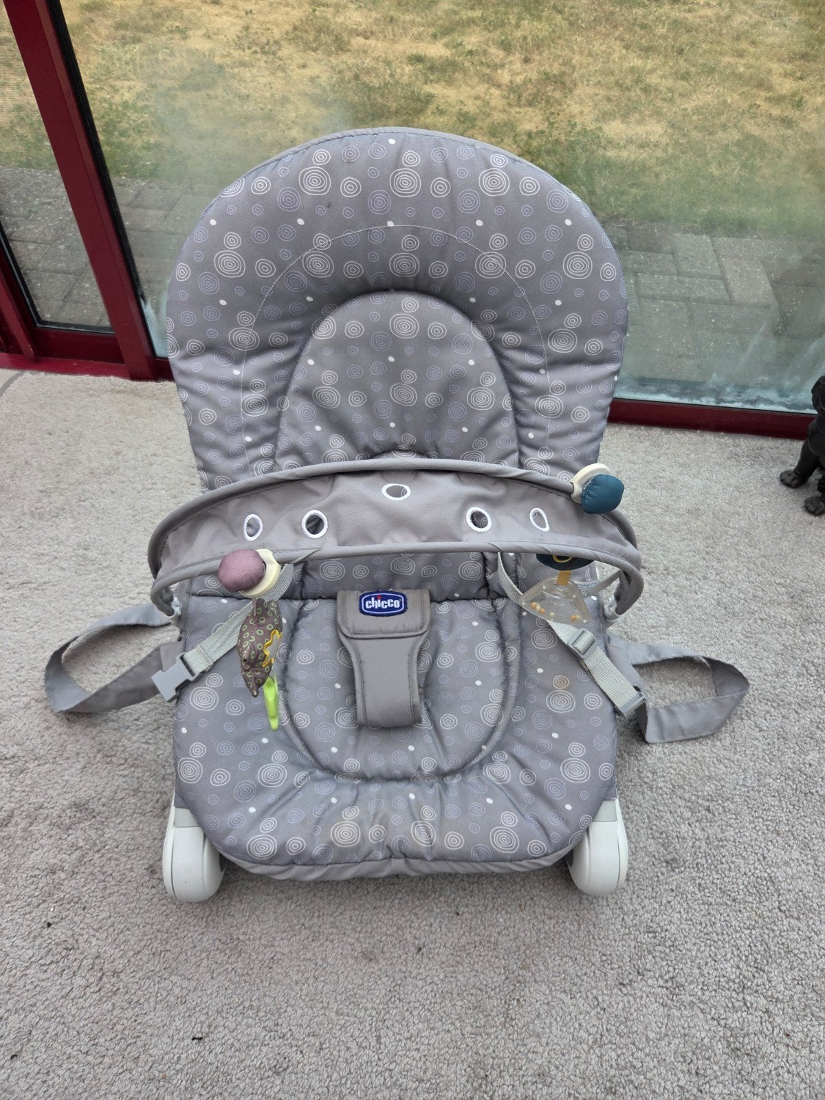 Chicco wipstoeltje - grijs volledig inklapbaar, Enfants & Bébés, Relax bébé, Comme neuf, Avec ceinture(s), Siège de balançoire