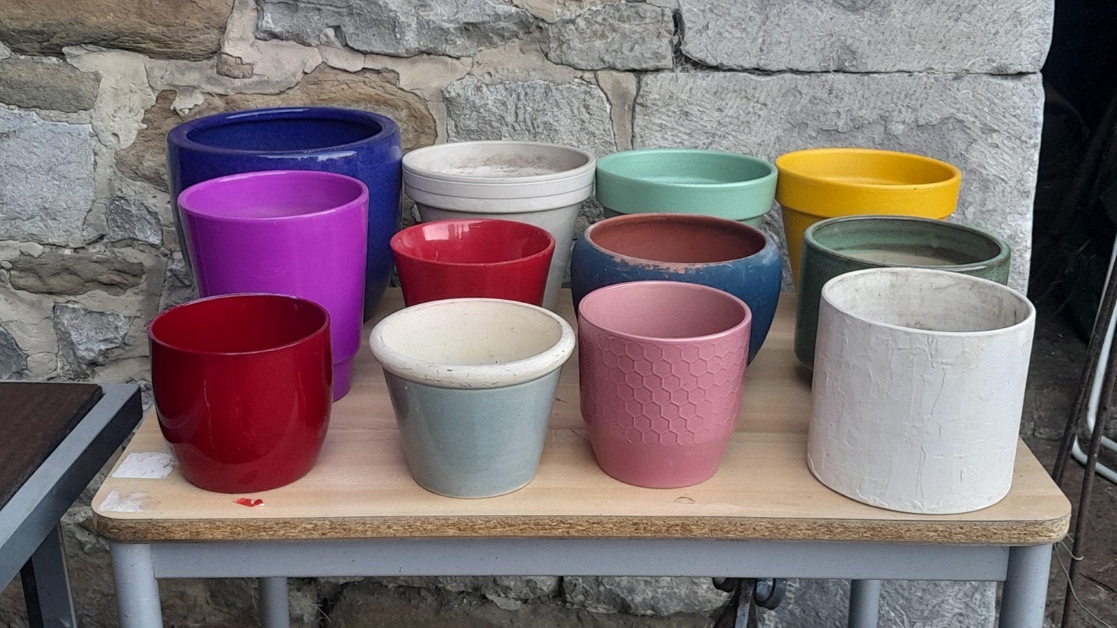 pots de fleurs colorés, Enlèvement