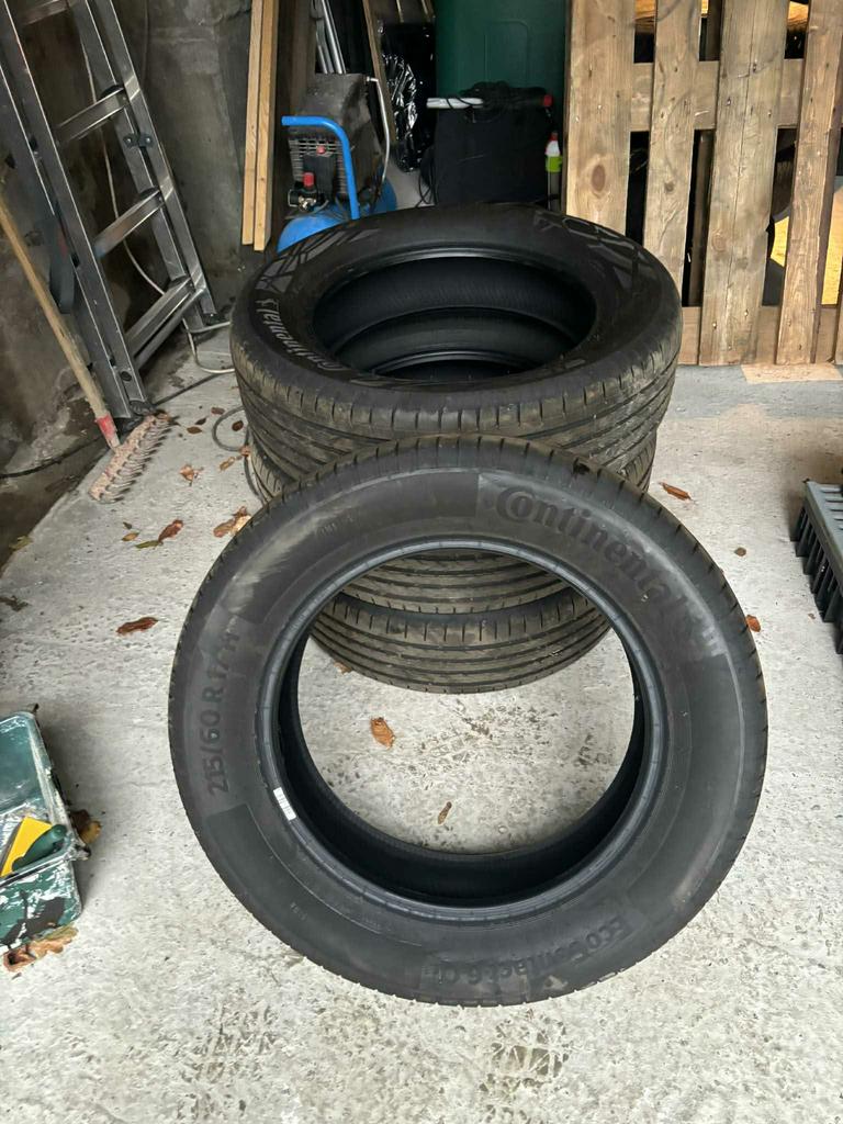 Pneus 215/60/17 continental, Enlèvement ou Envoi, Comme neuf