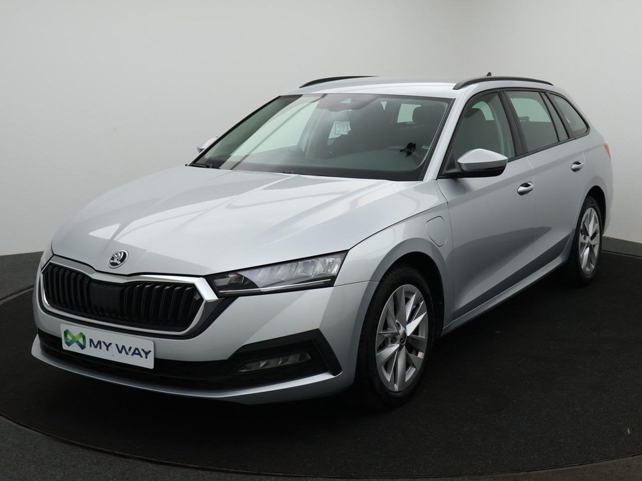 Skoda Octavia Combi PHEV Octavia SW PHEV 1.4TSI Ambition 204, Argent ou Gris, Achat, https://public.car-pass.be/vhr/4fb4a408-59b8-4da9-8883-ae60d5867262