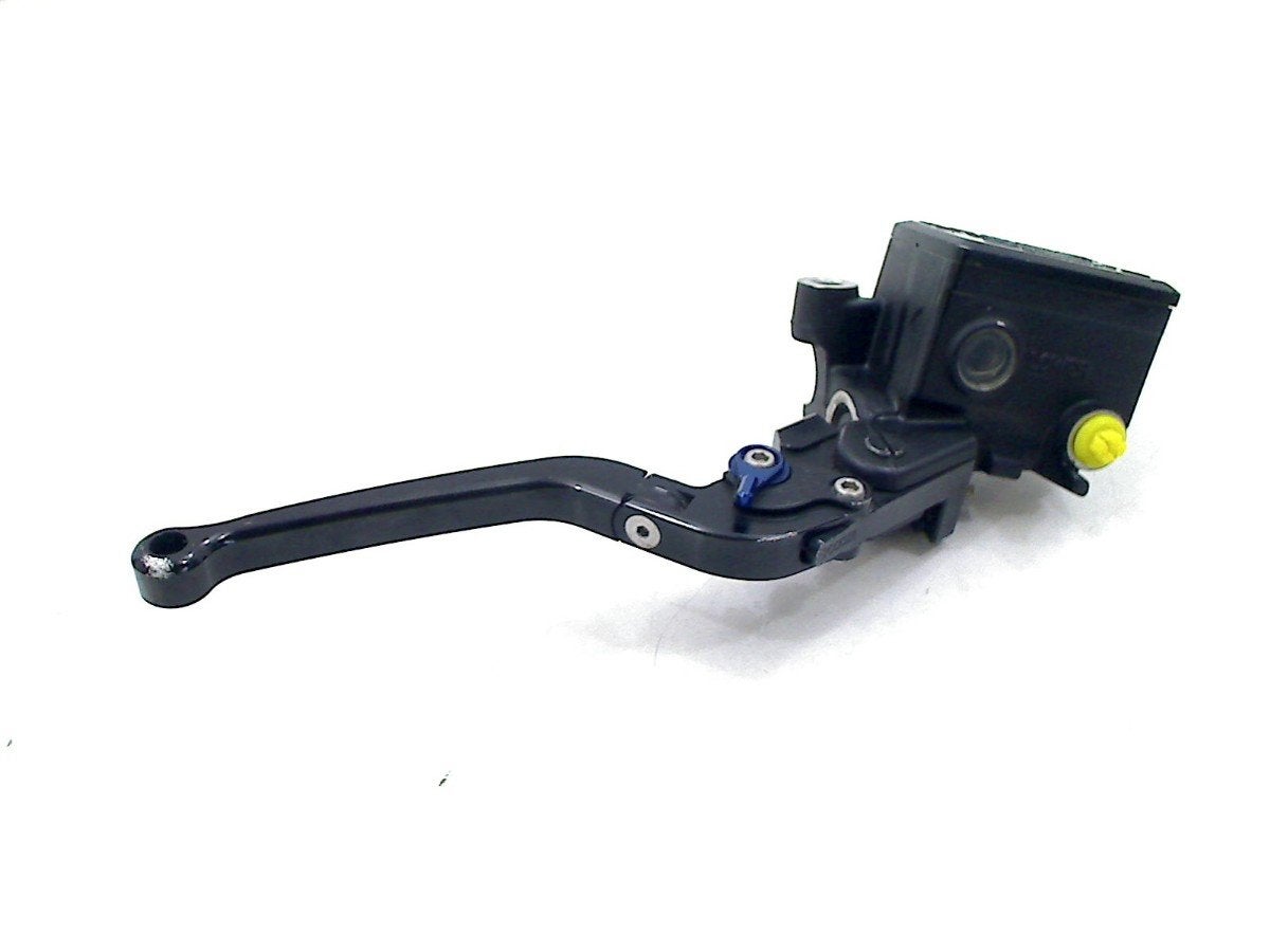 FREIN MAITRE CYLINDRE AVANT Yamaha, Dhr. S. di Majo, Utilisé, Info@cama-motorparts.nl, P.J. Troelstraweg 8 8
3144 CX  MAASSLUIS, NL