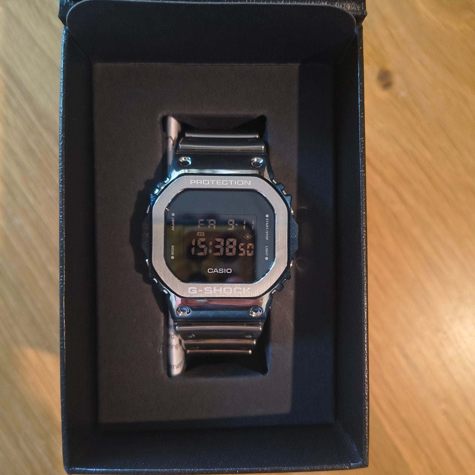 casio g shock gm5600ym, Bijoux, Sacs & Beauté, Enlèvement ou Envoi, Casio