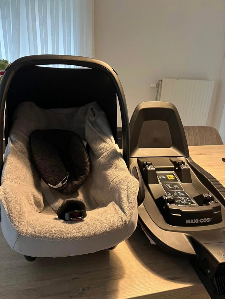 Maxi-Cosi Pebble Pro i-Size + FamilyFix2, Ophalen, Zo goed als nieuw, Maxi-Cosi