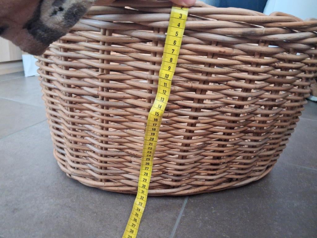 Grote rieten manden – stevig & sfeervol, Ophalen, Mand