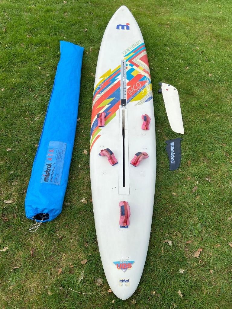 Ensemble Mistral One design, Watersport en Boten, Windsurfen, Ophalen, Gebruikt, 7 m² of meer, Met draagtas