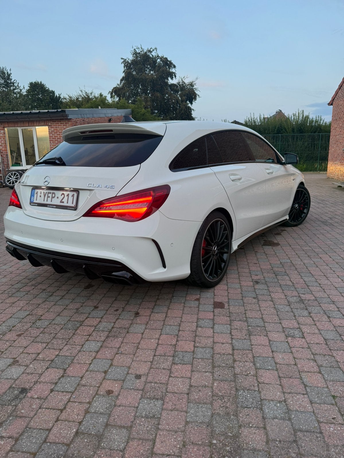 Mercedes CLA 45 AMG shooting break, Autos, Achat, Euro 6, Noir, 5 portes