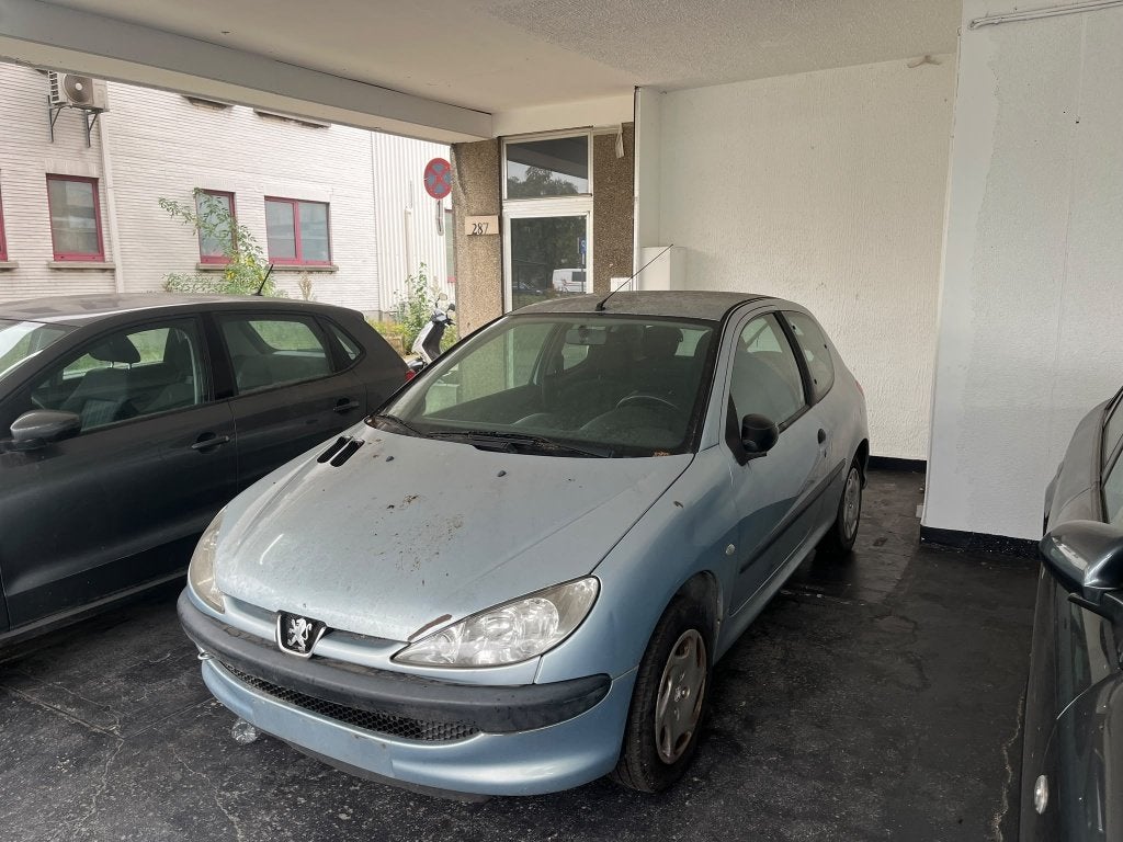 Peugeot 206 1.1i Benzine 2003, Auto's, Voorwielaandrijving, Stof, Zwart, 4 cilinders