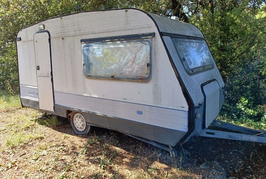 Cherche Caravane à donner pour un ami sdf, Particulier