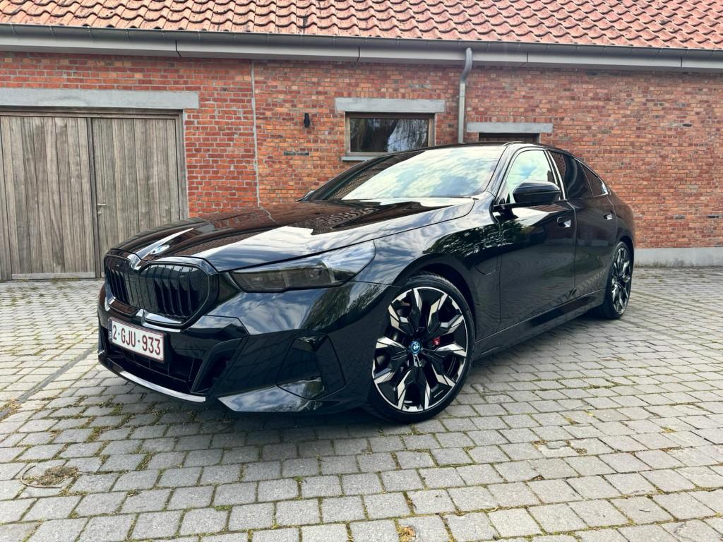 BMW 530e Hybrid, Auto's, BMW, Automaat, Euro 6, https://public.car-pass.be/vhr/13a487d9-0528-4f93-8bb8-5eaf124ae40b, Zwart